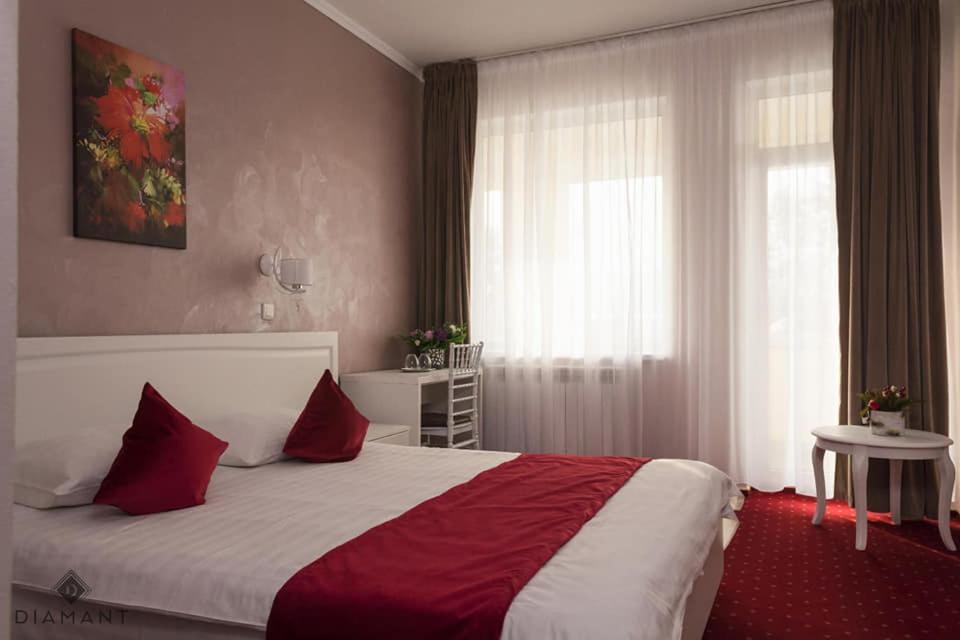Pensiunea Diamant Ghimbav Экстерьер фото